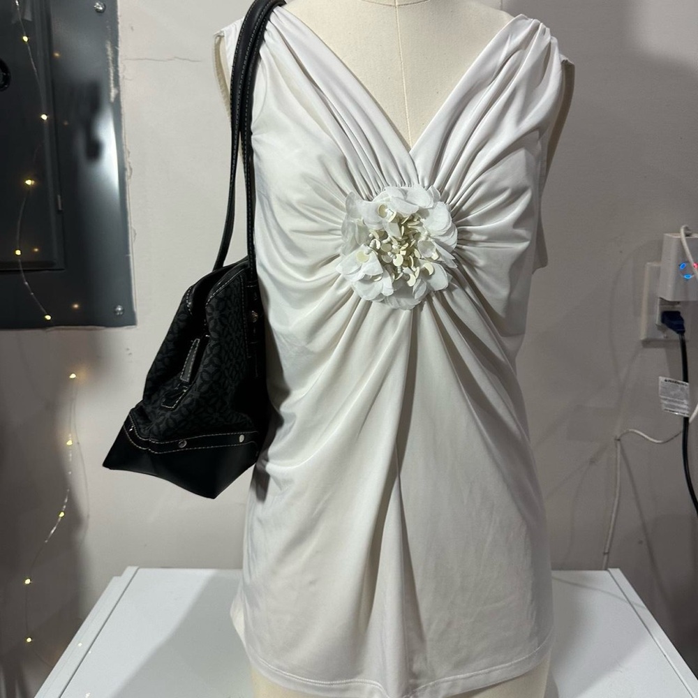 Carmen Marc Valvo White Floral Y2K Tank Top
